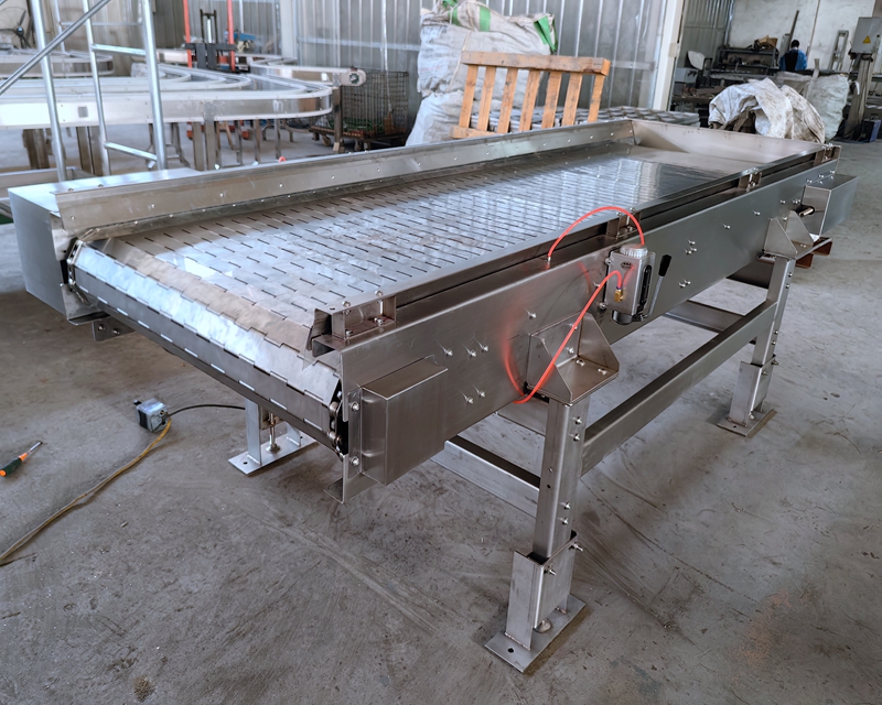 食品級(jí)網(wǎng)帶輸送機(jī)